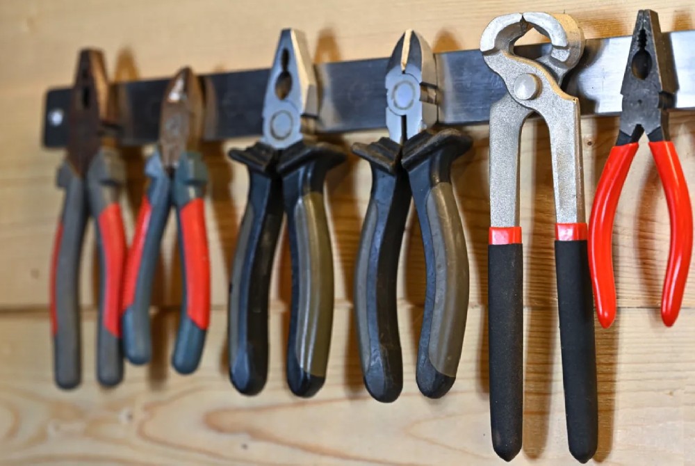 Mastering Pliers: 7 Essential Tips for Safe and Effective Use